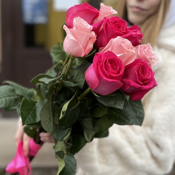 9 роз Би Свит и Пинк Флойд 60 см