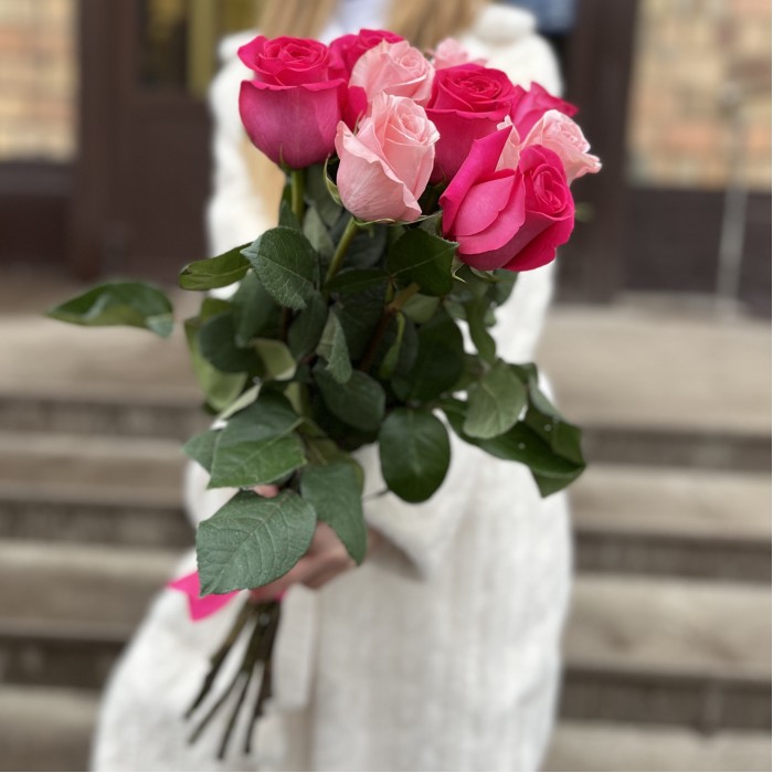 9 роз Би Свит и Пинк Флойд 60 см