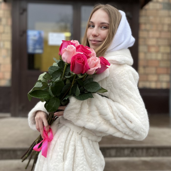 9 роз Би Свит и Пинк Флойд 60 см