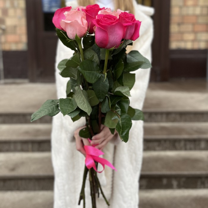 9 роз Би Свит и Пинк Флойд 60 см