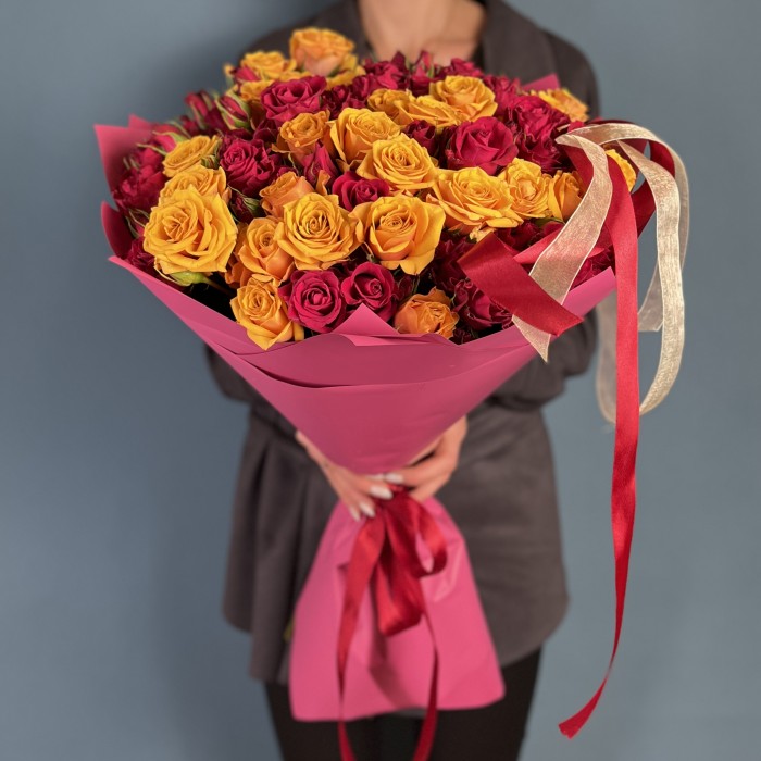 19 кустовых пионовидных роз микс 60 см