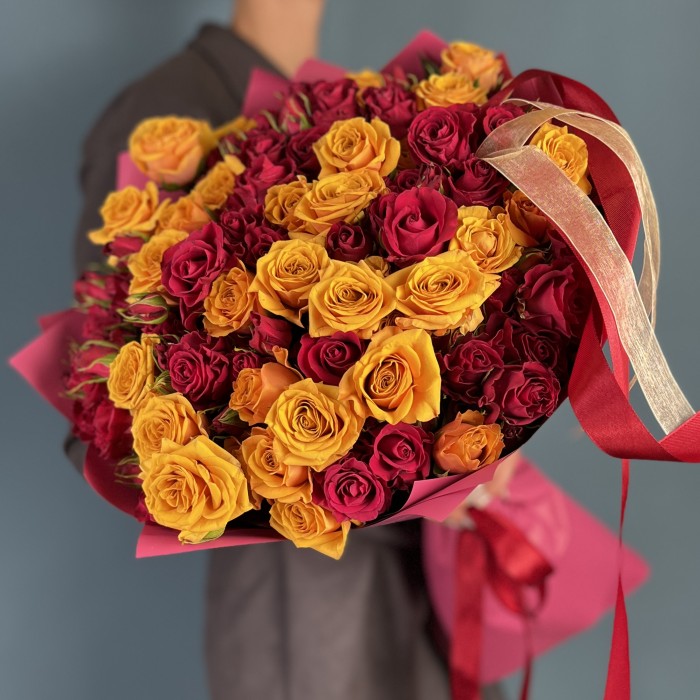 19 кустовых пионовидных роз микс 60 см