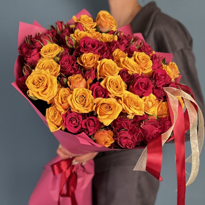 19 кустовых пионовидных роз микс 60 см