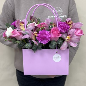 Букет дня в коробке Символ Любви