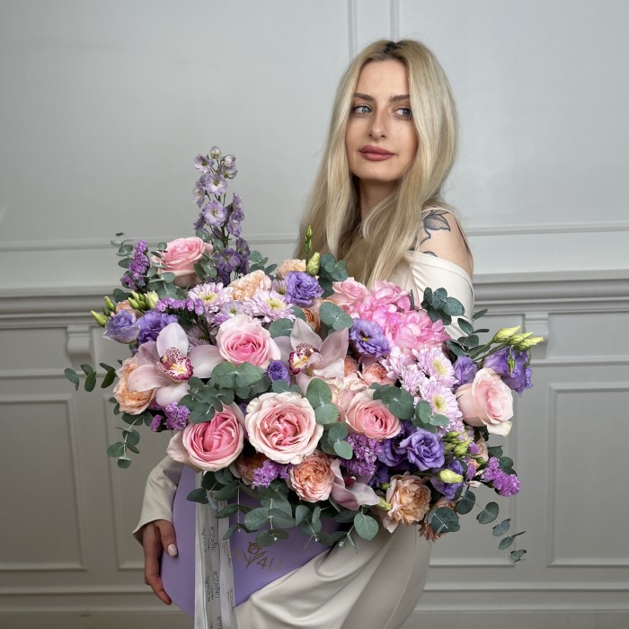 Авторская композиция в коробке Сладость эмоций