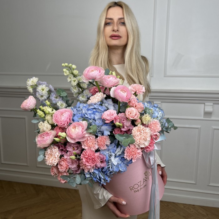 Авторская композиция в коробке Объятия Времени