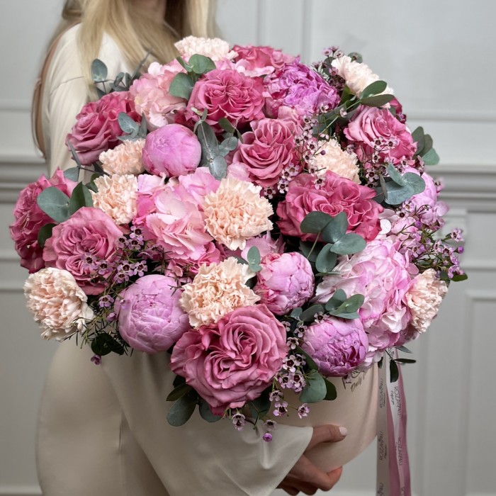 Авторская композиция в коробке Дары любви