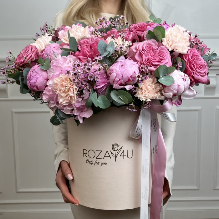 Авторская композиция в коробке Дары любви