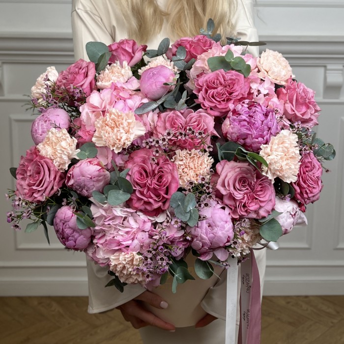 Авторская композиция в коробке Дары любви