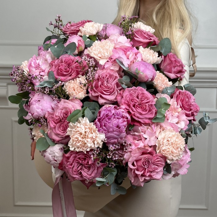 Авторская композиция в коробке Дары любви