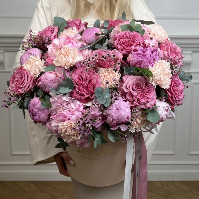 Авторская композиция в коробке Дары любви