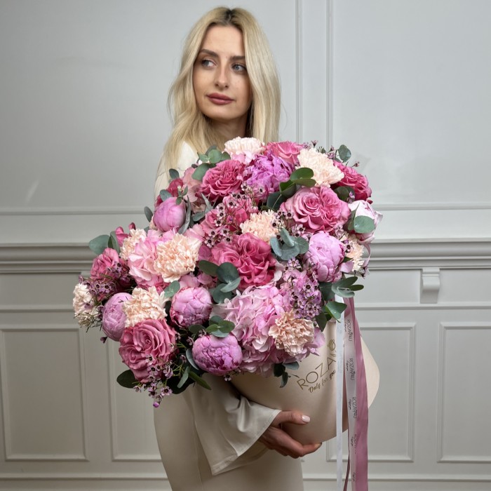 Авторская композиция в коробке Дары любви