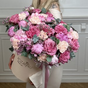 Авторская композиция в коробке Дары любви