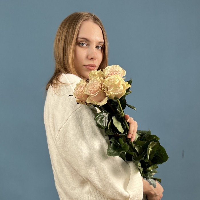 5 высоких роз Пинк Мондиаль 70 см