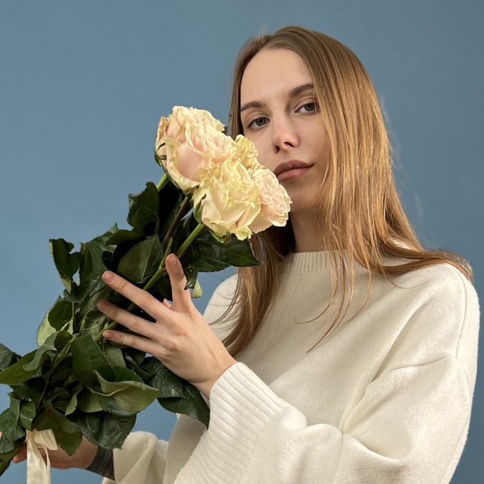 5 высоких роз Пинк Мондиаль 70 см