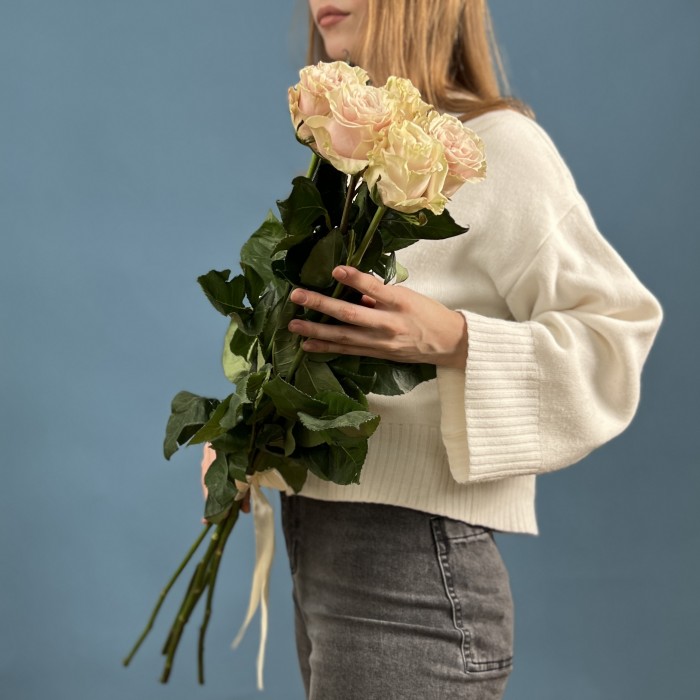 5 высоких роз Пинк Мондиаль 70 см