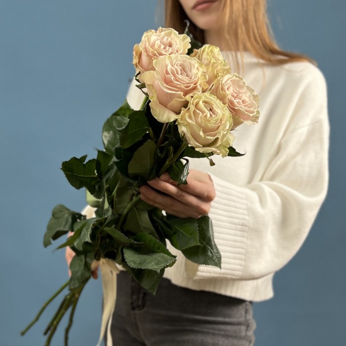 5 высоких роз Пинк Мондиаль 70 см