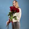 7 красных пионовидных роз Хартс 70 см