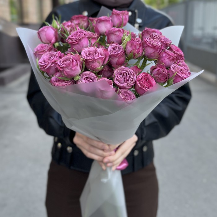 9 кустовых пионовидных роз Пурпл Куин 60 см