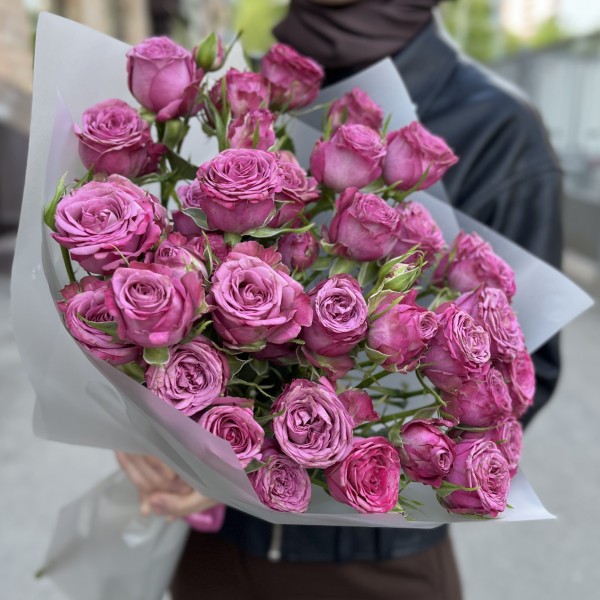 9 кустовых пионовидных роз Пурпл Куин 60 см