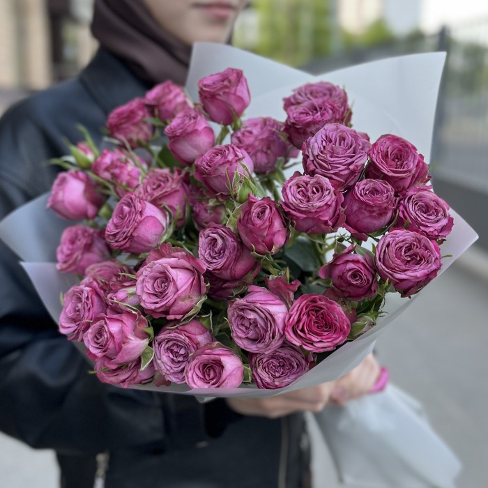 9 кустовых пионовидных роз Пурпл Куин 60 см