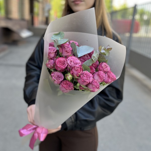 Комплимент кустовых пионовидных роз Пурпл Куин 60 см