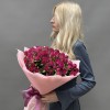 25 малиновых кустовых роз Шайенн 50 см