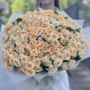 101 кремовая кустовая роза Тринити 40 см