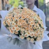 101 кремовая кустовая роза Тринити 50 см