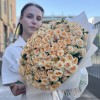 101 кремовая кустовая роза Тринити 50 см