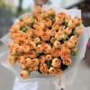25 кустовых пионовидных роз Оранж Трендсеттер 50 см