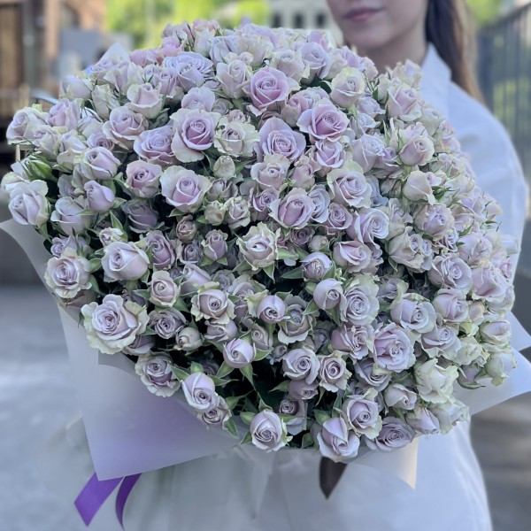 51 сиреневая кустовая роза Сильвер Шедоу 40 см