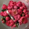 Премиум букет из 25 коралловых пионов