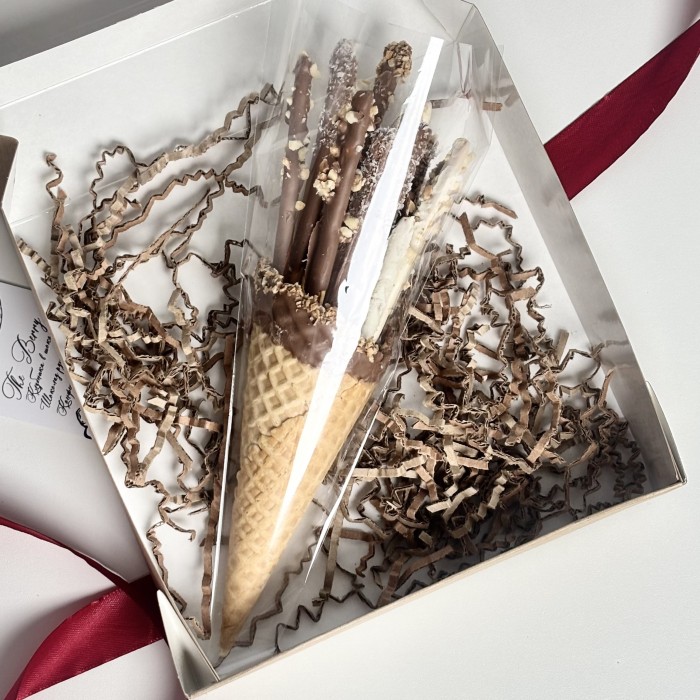 Рожок с ванильной соломкой в шоколаде