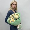 15 кремовых кустовых роз Тринити 40см с эвкалиптом