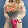 25 зелено-розовых роз Глоу 40 см