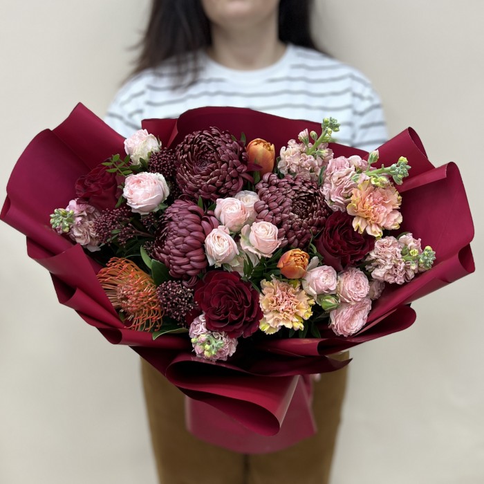 Букет дня из высоких роз