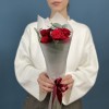3 красные кустовые розы Рубикон 40 см с эвкалиптом