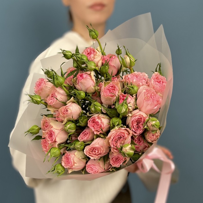 7 кустовых пионовидных роз Фенси Блоссом 50 см