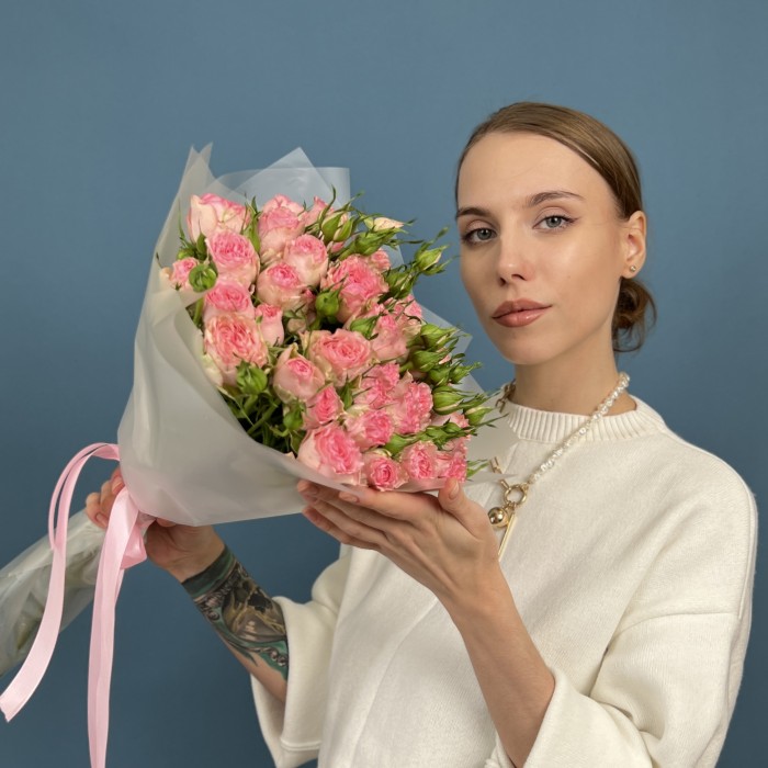 9 кустовых пионовидных роз Фенси Блоссом 50 см