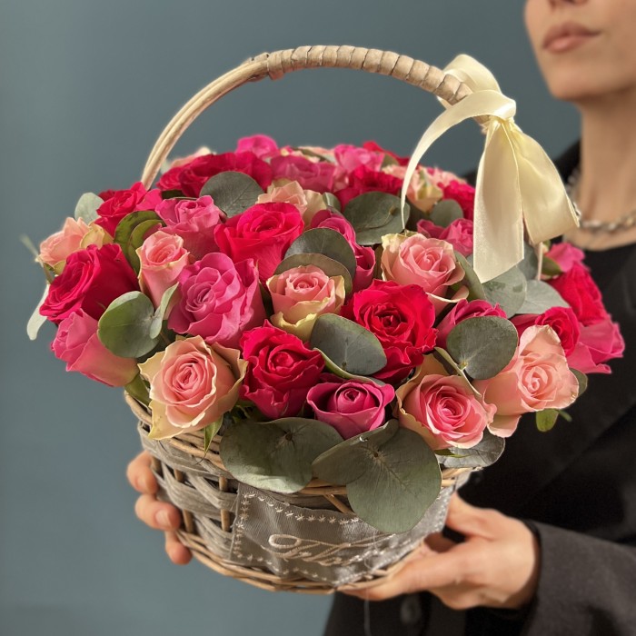 Мини розы в корзинке