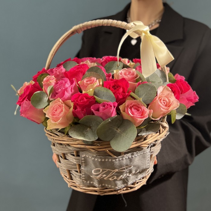Мини розы в корзинке