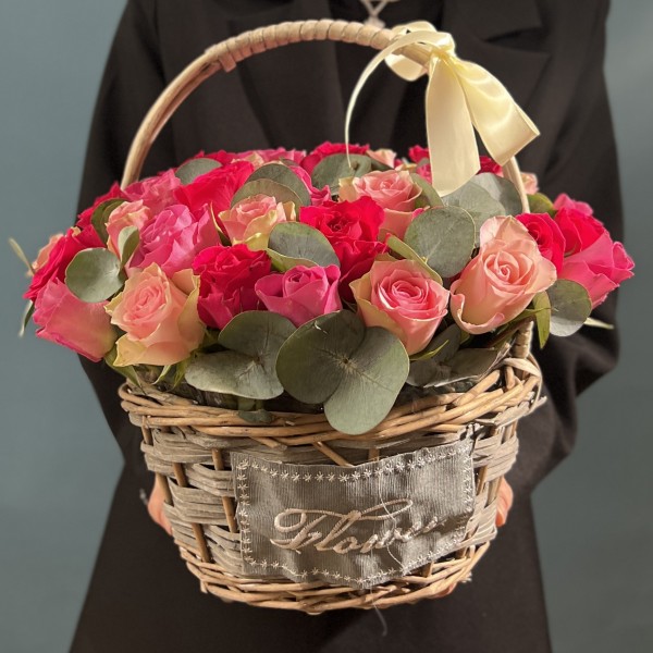 Мини розы в корзинке