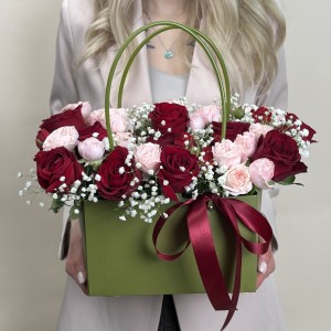 Букет дня с розами Звездная ночь