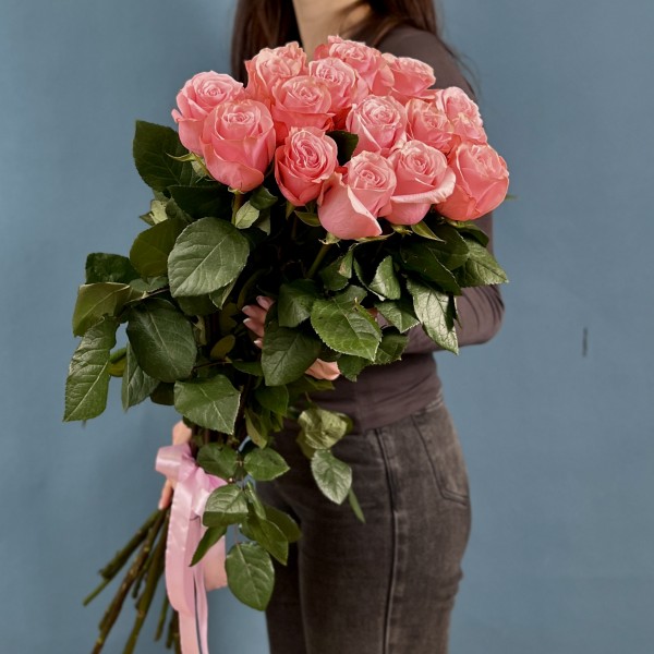 17 роз Би Свит 80 см