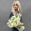 Белый букет роз и альстромерий