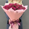 35 малиновых кустовых роз Шайенн 50 см