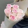7 нежно-розовых роз Свит Ревиваль 60 см