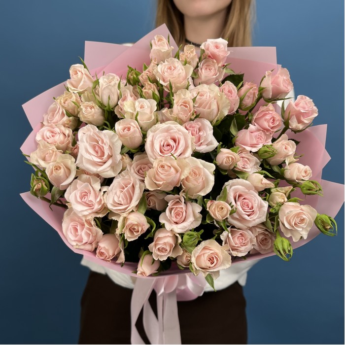 11 кремово-розовых роз Шелби 50 см