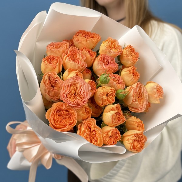 11 кустовых пионовидных роз Оранж Трендсеттер 50 см